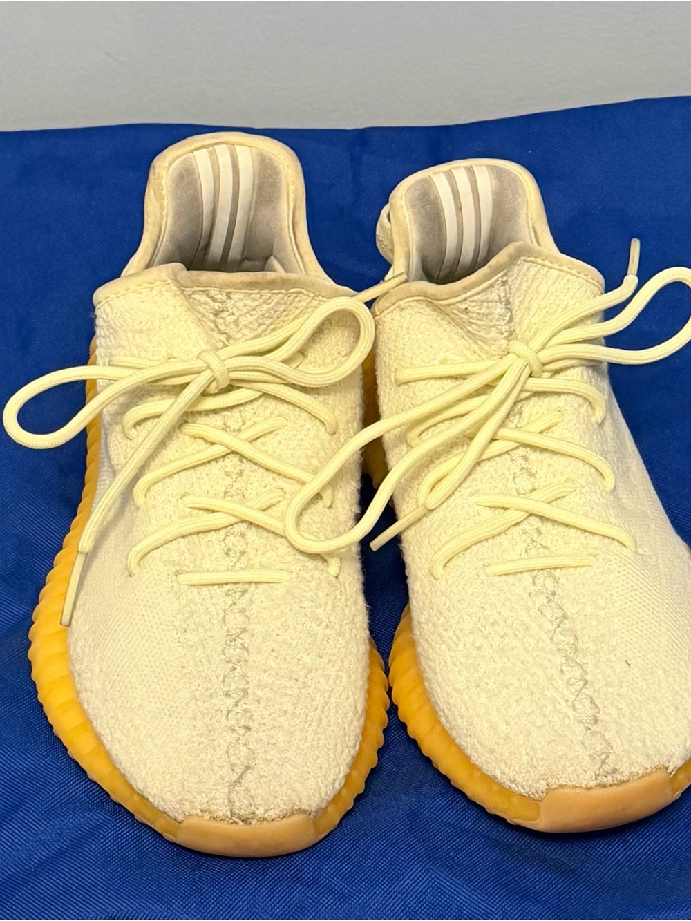 AUTHENTIC YEEZY Light green tint Cream Knit Sneakers w/Gum Sole 7 men/8.5 woman